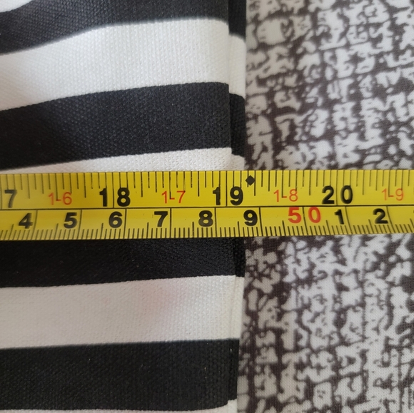 NWT Victoria's Secret Stripped Beach Tote - Picture 5 of 12